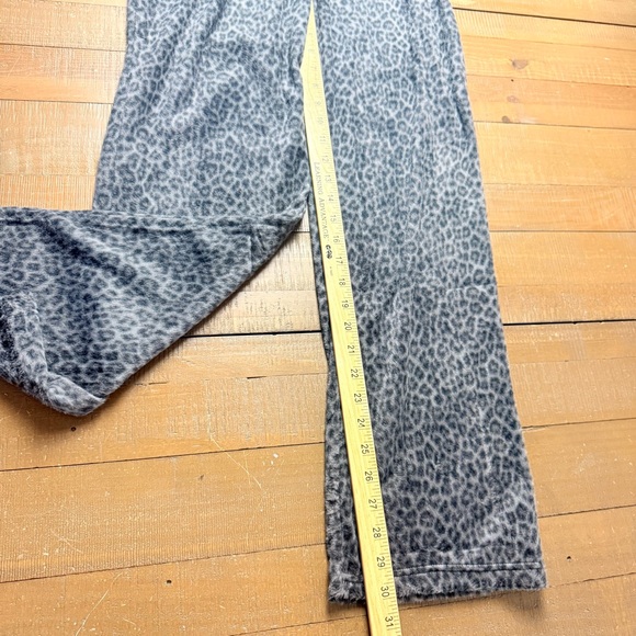 Gilligan & O’Malley NWOT Leopard Print Pajama Set Button Front Size Small Medium - Picture 12 of 16